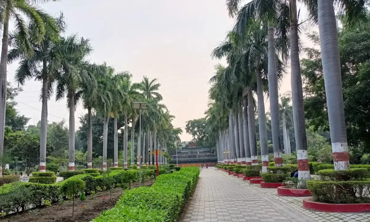 Meghdoot Garden green park in Indore for evening walks